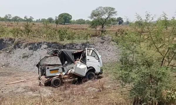 Bilaspur Accident News: यात्रियों से भरी मैजिक को तेज रफ्तार ट्रेलर ने मारी टक्कर, मंदिर दर्शन करने जा रही दो महिलाओं की मौत, 5 घायल