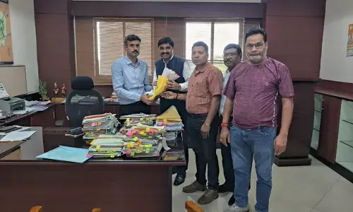 वित्त सचिव को बताई लंबित मांगें : छत्तीसगढ़ कर्मचारी अधिकारी फेडरेशन ने नए वित्त सचिव का किया सम्मान, लंबित मांगों की भी जानकारी दी