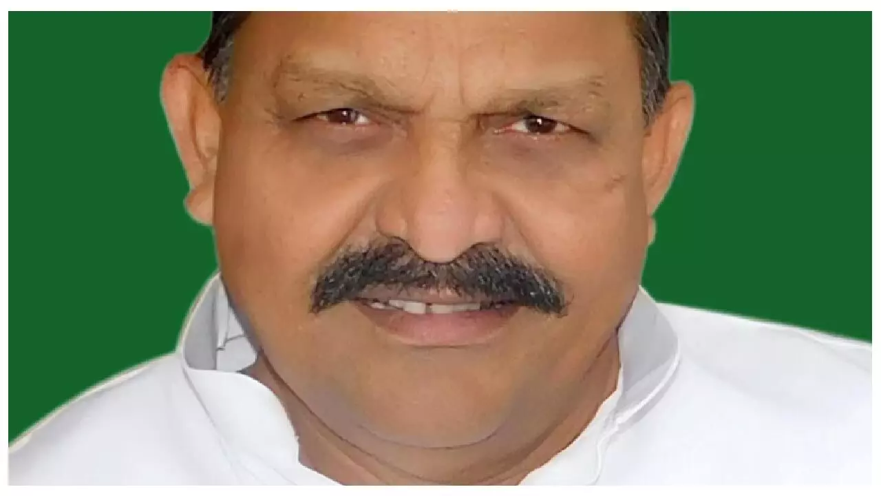 Afzal Ansari News: सांसद अफजाल अंसारी को चार साल की सजा और एक लाख का जुर्माना, सांसदी जाना तय Afzal Ansari News: सांसद अफजाल अंसारी को चार साल की सजा और एक लाख का जुर्माना, सांसदी जाना तय