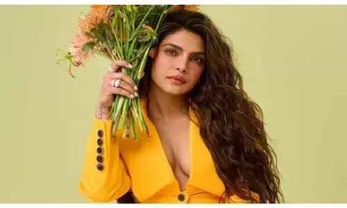 Priyanka Chopra: प्रियंका चोपड़ा का ऐसा फोटोशूट देखकर थम जाएगी सांस, एक बटन पर टिका कोट ने इंटरनेट पर मचाया तहलका...