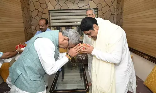 Chhattisgarh Election 2023 : भाजपा के दिग्गज पहुंचे संत प्रकाशमुनि के दरबार, इनके प्रभाव में 22 सीटें, यहां सबसे ज्यादा साहू वोटर