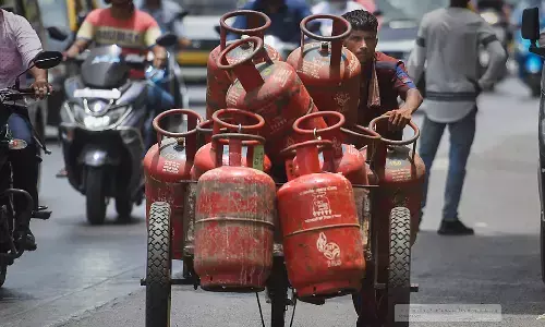 LPG Price Hike: देश भर में बढ़ गए LPG सिलेंडर के दाम, दिल्ली से मुंबई तक जानिए नई कीमतें