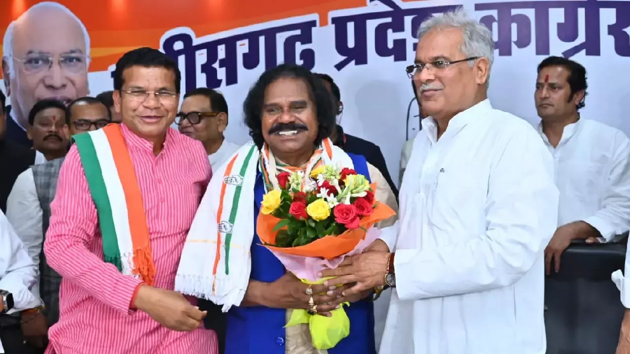 Nand kumar Sai Biography in Hindi तहसीलदार की नौकरी छोड़कर नेता बने नंदकुमार साय, शराब के खिलाफ आदिवासियों को जागरूक करने के लिए नमक खाना छोड़ दिया, 47 साल तक सांसद-विधायक, पढ़िए उनकी जीवनी