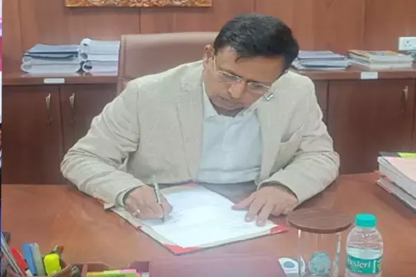 Chhattisgarh Rera Chairman: पूर्व IFS संजय शुक्ला ने संभाला रेरा चेयरमैन का पदभार