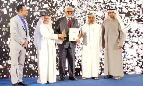 वरिष्ठ अधिवक्ता रविन्द्र श्रीवास्तव दुबई में सम्मानित...