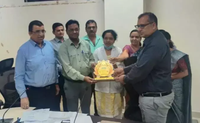 CG में शिविरों में आंख के ऑपरेशन नहीं : छत्तीसगढ़ में लक्ष्य से ज्यादा मोतियाबिंद ऑपरेशन करने वाले डॉक्टरों का सम्मान, कवर्धा को मिली बड़ी उपलब्धि