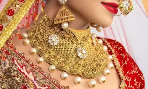 Gold Silver Rate Today, 17 May 2023: गोल्ड सिल्वर के रेट में आयी गिरावट, यहां करें चेक 10 ग्राम 22 कैरेट गोल्ड का रेट