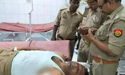 Hamirpur News: हमीरपुर में बदमाश को गिरफ्तार करने गए पुलिस अफसर पर फायरिंग, गंभीर हालत में अस्पताल में भर्ती