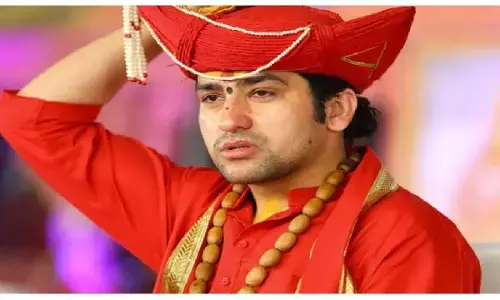 Dhirendra Shastri: बिहार में धीरेन्द्र शास्त्री की बढ़ी मुश्किलें, पटना पुलिस कर सकती है ये बड़ी कार्रवाई