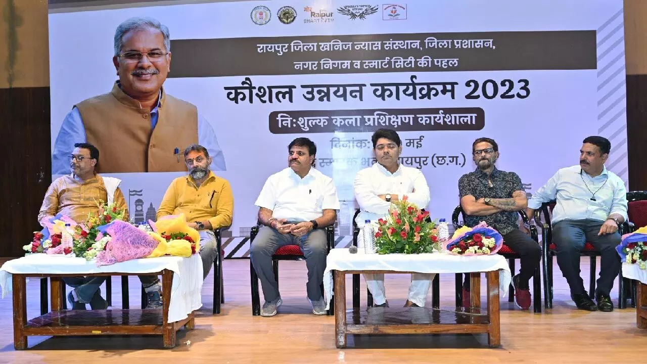 टैटू आर्टिस्ट शैली ने कहा- टैटू के हुनर से बढ़ेगा छत्तीसगढ़ी कला का मान, कलाकार बढ़ाएंगे अपनी आमदनी... टैटू आर्टिस्ट शैली ने कहा- टैटू के हुनर से बढ़ेगा छत्तीसगढ़ी कला का मान, कलाकार बढ़ाएंगे अपनी आमदनी...