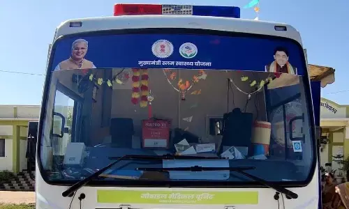 मुख्यमंत्री शहरी स्लम स्वास्थ्य योजनाः धमतरी जिले में 1 लाख 89 हजार से ज्यादा लोगों तक मुफ्त इलाज के लिए पहुंची एम्बुलेंस