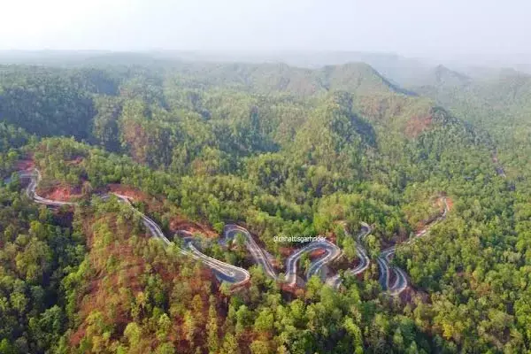 Baital Rani Ghati, Chhattisgarh: खूबसूरत नज़ारों के बीच खतरनाक मोड़ों से गुज़रने का हो शौक तो घूम आइए बैताल रानी घाटी, एक पुरानी खौफ़नाक लव स्टोरी भी वहां सुनने को मिलेगी