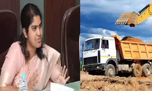 कलेक्टर को कुचलने की कोशिश, गार्ड घायल, रेत माफियाओं ने कलेक्टर की कार पर डंपर चढ़ाने की कोशिश की....