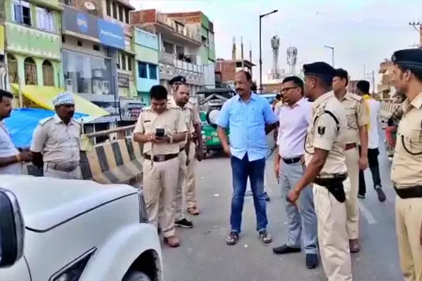 धनकुबेर SDM: एसडीएम के यहां पड़ी रेड़, विजिलेंस की कई टीमें कर रही जांच