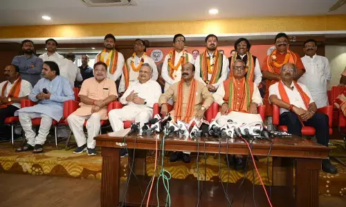 Chhattisgarh Assembly Election 2023 Ex IAS आरपीएस त्यागी बीजेपी में : पद्मश्री अनुज शर्मा और राधेश्याम बारले के साथ कई हस्तियों का बीजेपी प्रवेश, 2018 में कांग्रेस में शामिल हुए त्यागी अब बीजेपी में