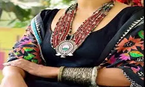 Junk Jwellary Trend: जंक ज्वेलरी है ट्रेंड में क्या आप भी रखते हैं शौक तो जानते है इसके फायदे-नुकसान