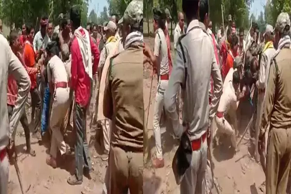 CG News: वन विभाग पर हमला, अतिक्रमणकारियों ने लाठी-डंडे से पीटा, कर्मचारियों को बंधक बनाए, गाड़ियों में भी तोड़फोड़