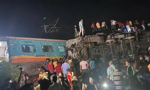 Odisha Train Accident News: सुपरफास्ट एक्सप्रेस से मालगाड़ी टकराई, 50 से ज्यादा यात्री घायल...