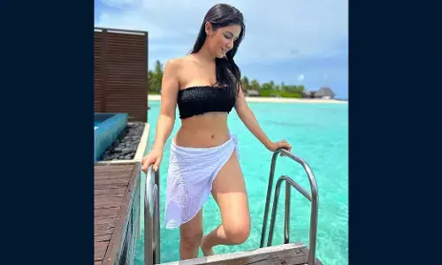 Amy Aela Hot Video: एमी एला ने बिकिनी पहन दिया हॉट पोज़, हॉटनेस ने फैंस को किया मदहोश