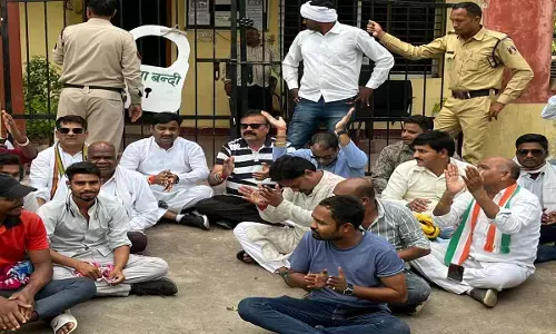 Bilaspur News: नेशनल हाइवे में ब्लैक स्पॉट के चलते हो रही सड़क दुर्घटना, नाराज लोगो ने एनएच दफ्तर में जड़ा ताला...