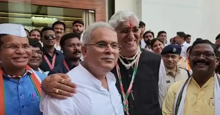 Video CG कांग्रेस के जय-वीरू : संभागीय सम्मेलन में गिले-शिकवे दूर, सिंहदेव ने भीतर कहा- नहीं छोड़ेंगे कांग्रेस, बाहर सीएम से गले मिले