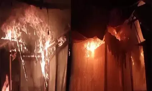 Bilaspur news:- रेलवे क्षेत्र में लगी भीषण आग, 50 से अधिक दुकानें जल कर खाक, रिहाईशी एरिया में मचा हड़कंप