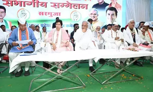 CG कांग्रेस में मीटिंग पॉलिटिक्स : अकबर के घर डिनर के बाद रविंद्र चौबे के घर नाश्ते में जुटे कांग्रेस नेता, बीजेपी नेताओं के प्रवेश पर चर्चा