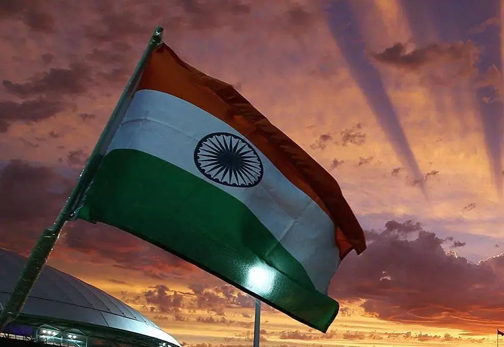 भारतीय क्रिकेट कण्ट्रोल बोर्ड (बीसीसीआई) ने इंडियन क्रिकेट टीम के लीड (टाइटल) स्पोंसरशिप के लिए टेंडर जारी किया