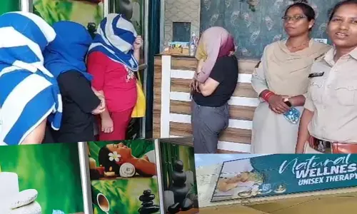 CG News-वीडियो: स्पा सेंटर में छापा, मौके पर पहुंची पुलिस तो ग्राहक और लड़कियां मिली इस हालत में, स्पा को किया गया सील...