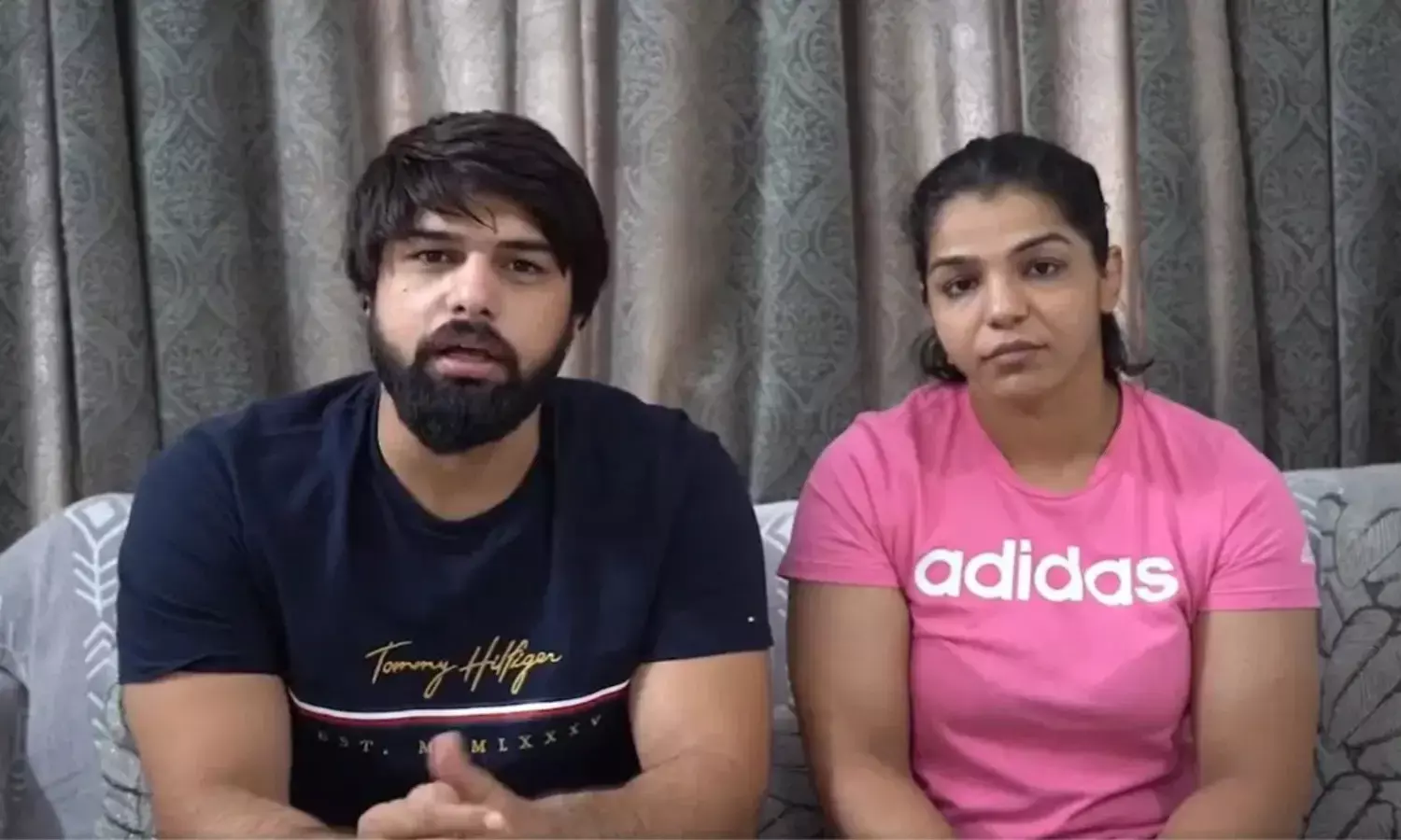 Sakshi Malik News: साक्षी मलिक का बृजभूषण सिंह पर बड़ा आरोप, वीडियो जारी कर कहा नाबालिग के परिवार को धमकाया गया