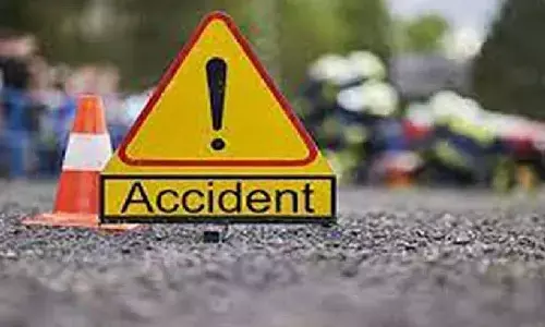 शिक्षक की मौत: बाइक से जा रहे टीचर को तेज रफ्तार हाइवा ने मारी टक्कर, ड्रायवर मौके से फरार