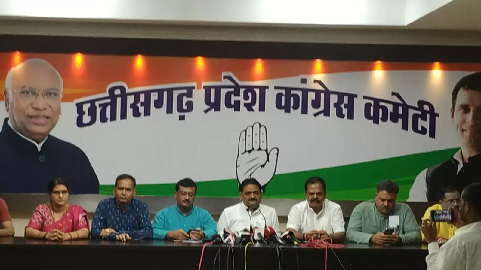 कांग्रेस की चुनौती, गड़बड़ी का कोई प्रमाण है तो हिंदुस्‍तान के किसी भी कोर्ट में केस लगा लें वरना माफी मांगें