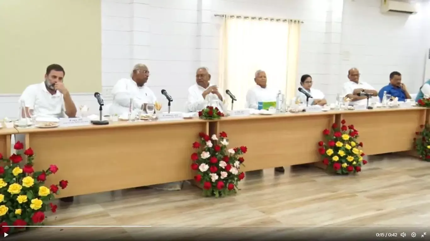 Patna opposition unity meeting: पटना में बैठक खत्‍म, जानिए क्‍या-क्‍या हुआ फैसला, 15 दलों की करीब चार घंटें चली बैठक में किन बातों पर बनी सहमति