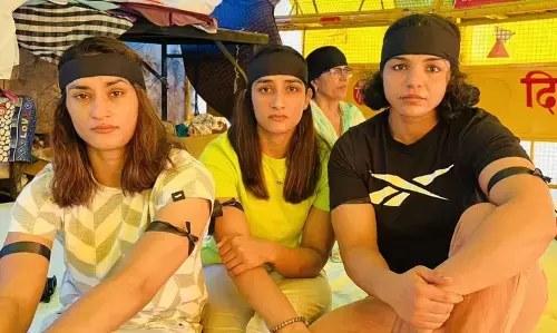 भारतीय कुश्ती स्टार विनेश फोगाट द्वारा ट्रायल छूट विवाद के बीच डब्ल्यूएफआई अध्यक्ष के समर्थन में योगेश्वर दत्त की आलोचना के बाद विवाद