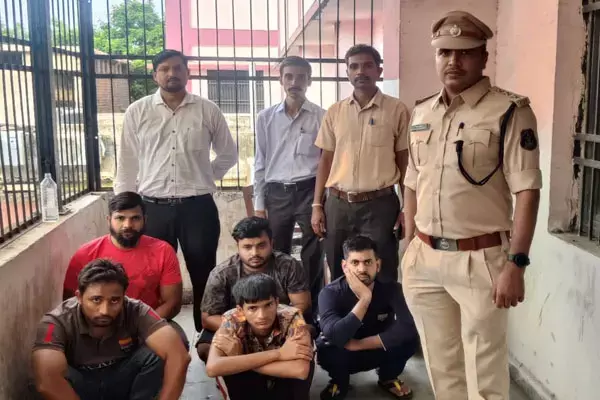 CG-एक करोड़ की ठगीः बीमा कंपनी में जमा रकम दिलाने के नाम पर चूना लगाने वाले गिरोह का भंडाफोड़, 5 आरोपी गिरफ्तार