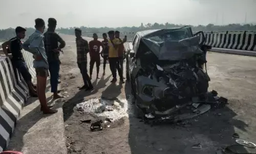 CG accident:- ब्रिज में बैठे मवेशी के चलते हुए हादसे में व्यापारी परिवारों के तीन युवाओं ने गवाई जान, शहर में शोक की लहर, देर रात हुआ हादसा