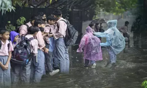 School Closed Delhi-NCR: बारिश के कारण कल सभी स्कूल बंद, नोएडा और गुरुग्राम में सोमवार को बंद रहेंगे सभी स्कूल