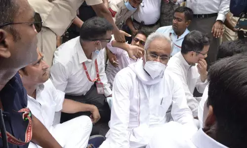 maun satyaagrah : मुख्‍यमंत्री बघेल और उनके मंत्री भी रखेंगे मौन व्रत, गांधी मैदान में कल जुटेगें प्रदेशभर के कांग्रेसी, जानिए क्‍या है मामला