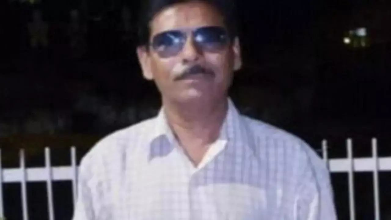 CG Shikshak Ki Maut: स्कूल जा रहे प्रधान पाठक की सड़क दुर्घटना में हुई मौत, दो बाइकों की भिड़ंत