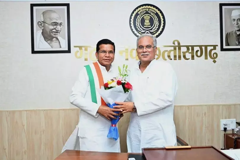 मंत्री पद मिलते ही सीएम हाउस पहुंचे मरकाम, सोशल मीडिया में लिखा- तैयार हैं हम