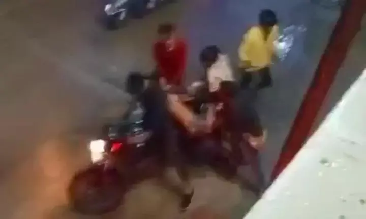 CG दबंगो का आतंक: सिगरेट-चाय के पैसे मांगने पर दुकानदार को बेदम पीटा, अपहरण की कोशिश...