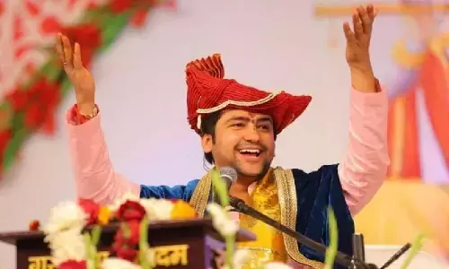 Dhirendra Shastri News: बागेश्वर धाम के बाबा धीरेंद्र शास्त्री के खिलाफ महिला आयोग में हुई शिकायत, जानें क्या है पूरा मामला