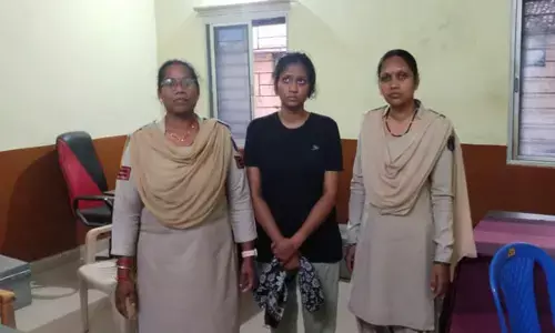 Ambikapur News: महिला चिकित्सक के दस्तावेजों से फर्जी सर्टिफिकेट बना प्रैक्टिस करने वाली युवती गिरफ्तार