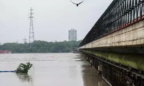 Delhi Flood: दिल्ली में फिर से बाढ़ का खतरा, यमुना ख़तरे के निशान से ऊपर, सरकार ने जारी किया अलर्ट