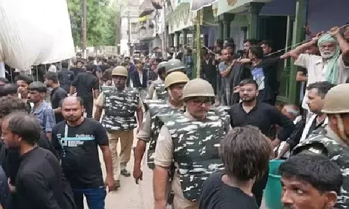 Varanasi News: मुहर्रम के जुलूस में भिड़े शिया-सुन्नी, पत्‍थरबाजी में 50 घायल, जानिए क्या है विवाद