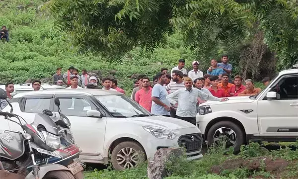 CG-त्रिशूल घोंपकर ली जान, फिर पहचान छुपाने शव को पेट्रोल डालकर जलाया, मंदिर के बाहर लाश मिलने से सनसनी