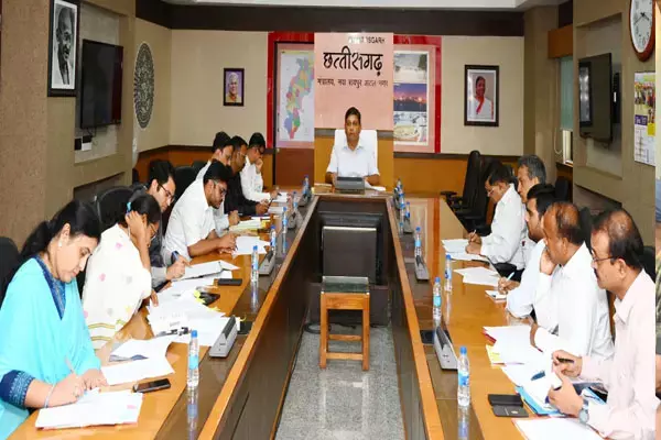 CG News: पशुओं को सड़कों पर छोड़ा तो होगी सख्त कार्रवाई, भरना होगा जुर्माना...