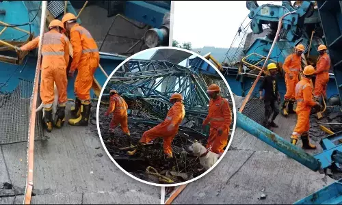 Maharashtra Accident: महाराष्ट्र के ठाणे में दर्दनाक हादसा, गर्डर मशीन गिरने से 17 लोगों की मौत, 3 घायल