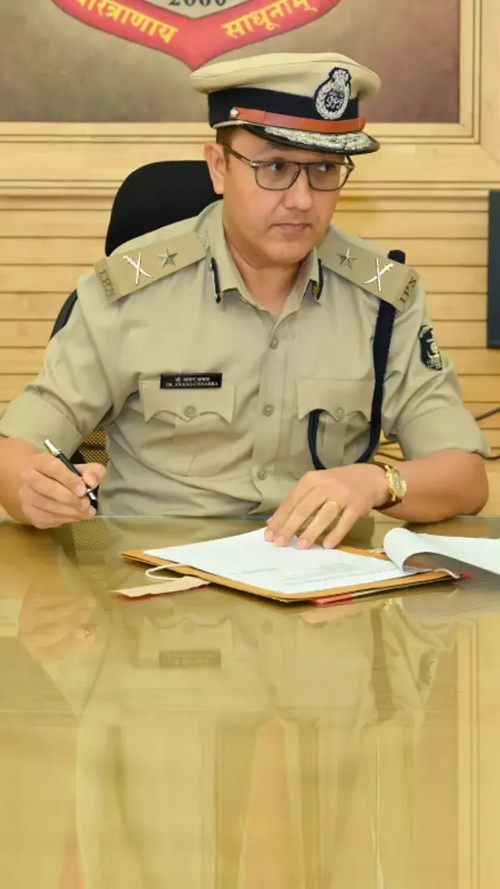 IG Dr Anand Chhabra: PHOTO में देखिए IG का कैसे होता है पदभार ग्रहण, SP के वेलकम से लेकर सलामी तक...