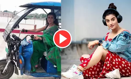 Akshara Singh: आखिर क्या हुआ अक्षरा सिंह के साथ?...सड़कों पर ई-रिक्शा चलाती दिखीं एक्ट्रेस, VIDEO हुआ वायरल...